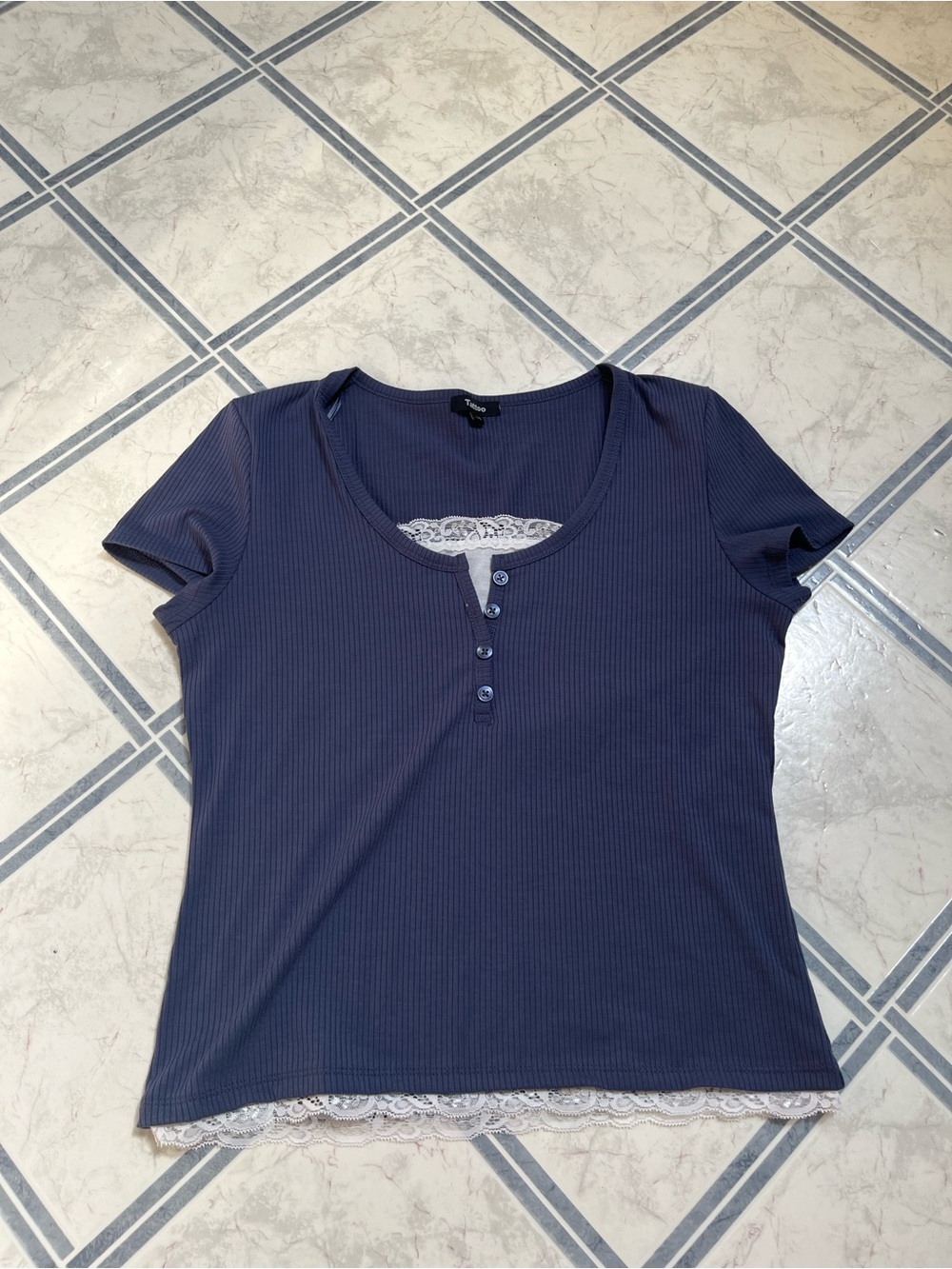 TATTOO SHIRT WITH LACE